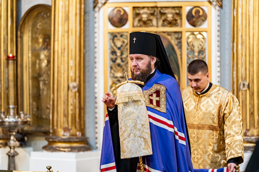 Архиерейское богослужение в Михаило-Архангельском храме села Михайловского г.о. Домодедово